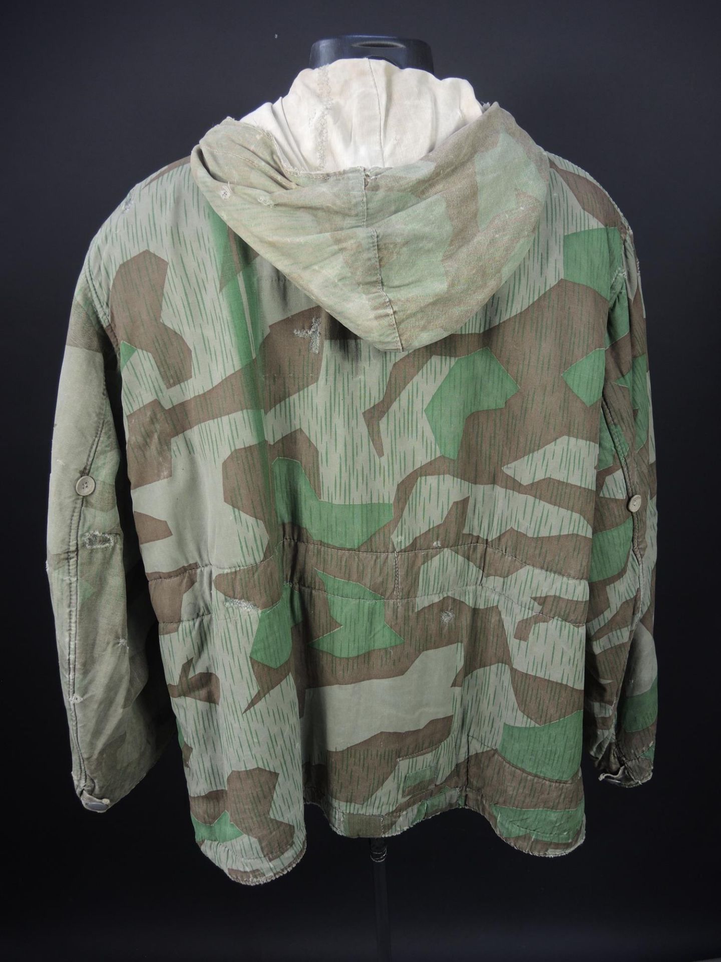 Parka camoufle. Camouflaged parka. - Bild 3 aus 5