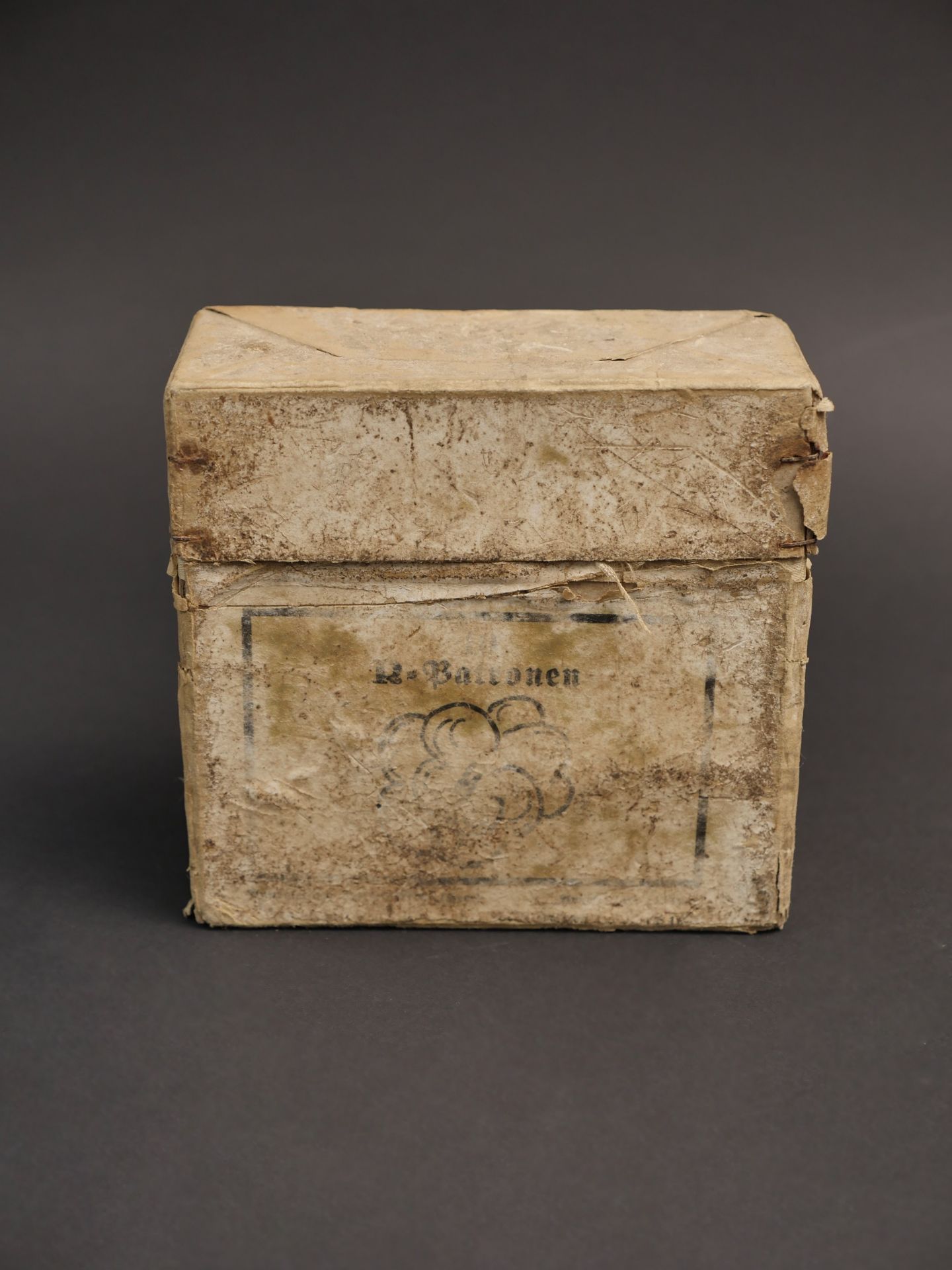 Boites pour fusees eclairante allemande. Boxes for German flares.  - Image 2 of 5