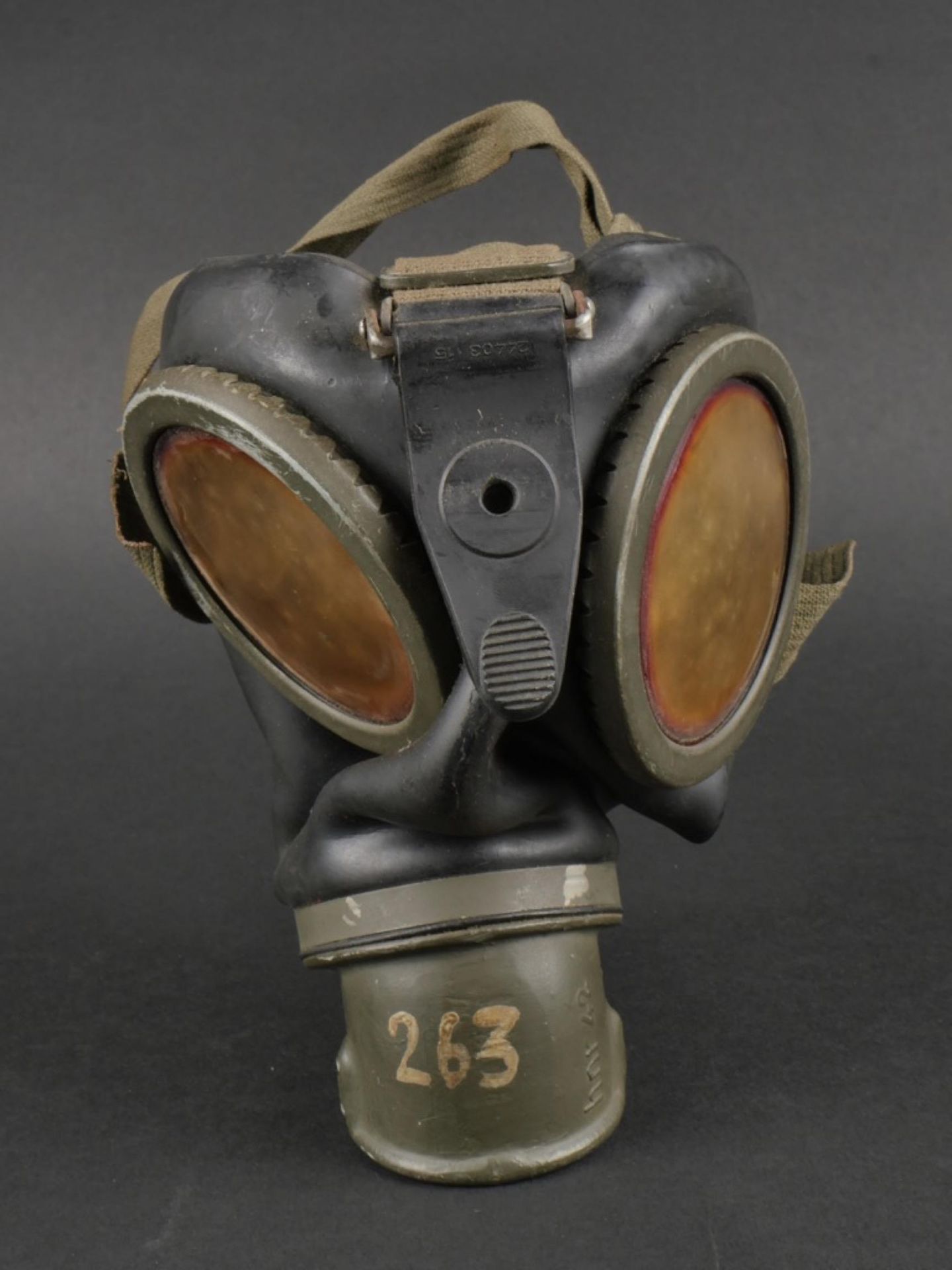 Masque anti gaz allemand. German anti-gas mask.  - Image 9 of 10