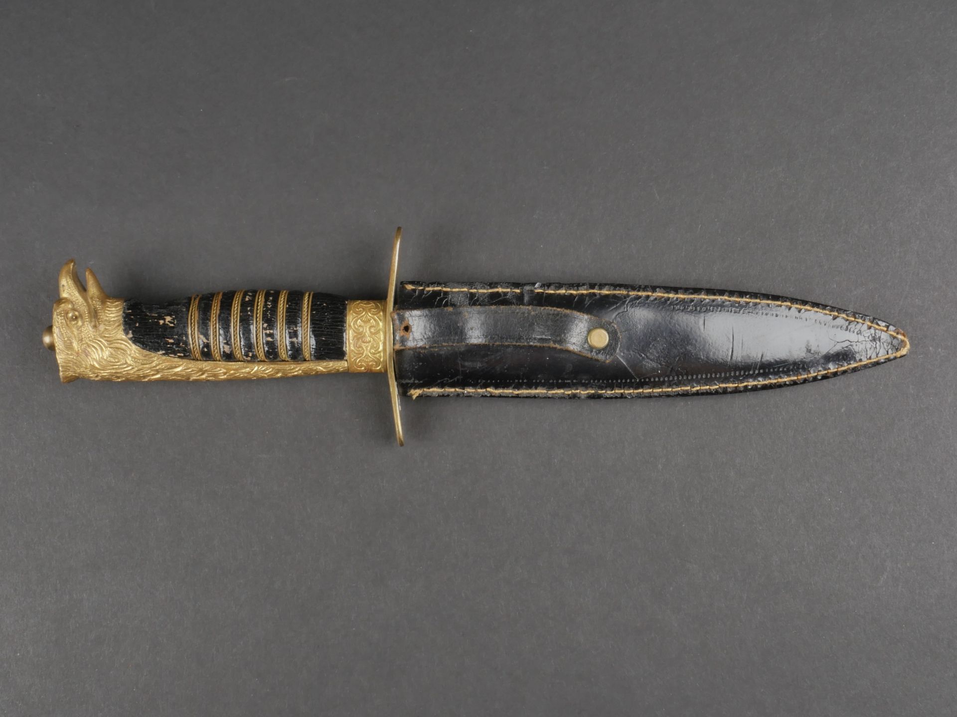 Dague a tete d'aigle. Dagger with eagle head.  - Bild 3 aus 10