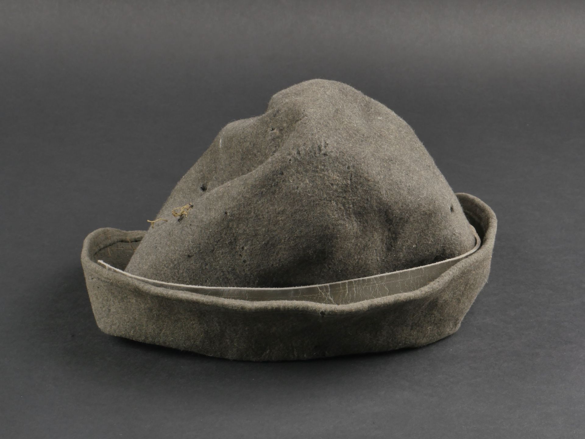 Chapeau de troupe du 1er Regiment des Chasseurs Alpins italien. Troop hat of the 1st Italian Alpine  - Bild 9 aus 10