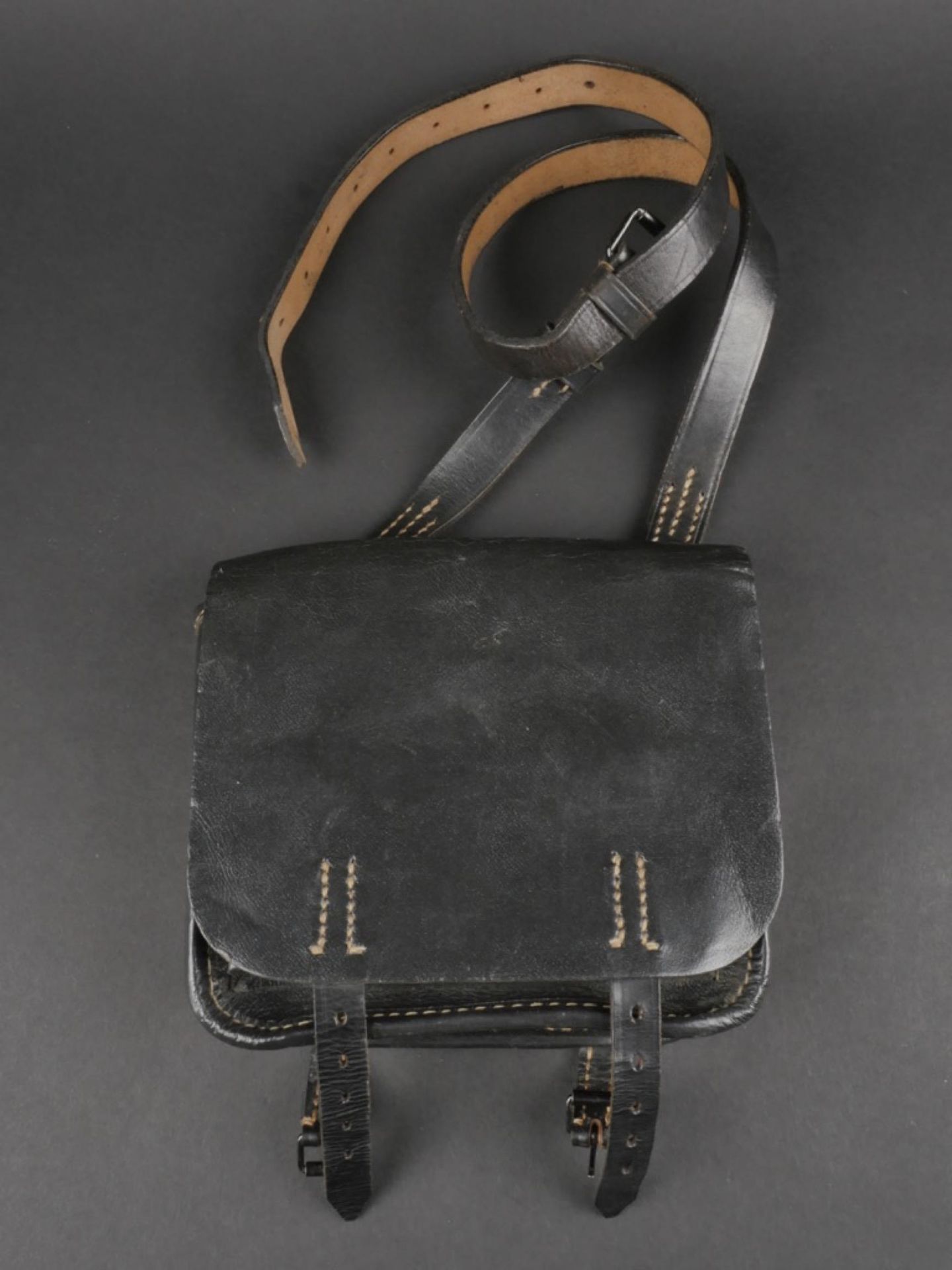 Sacoche de pionnier allemand. 
German pioneer bag.