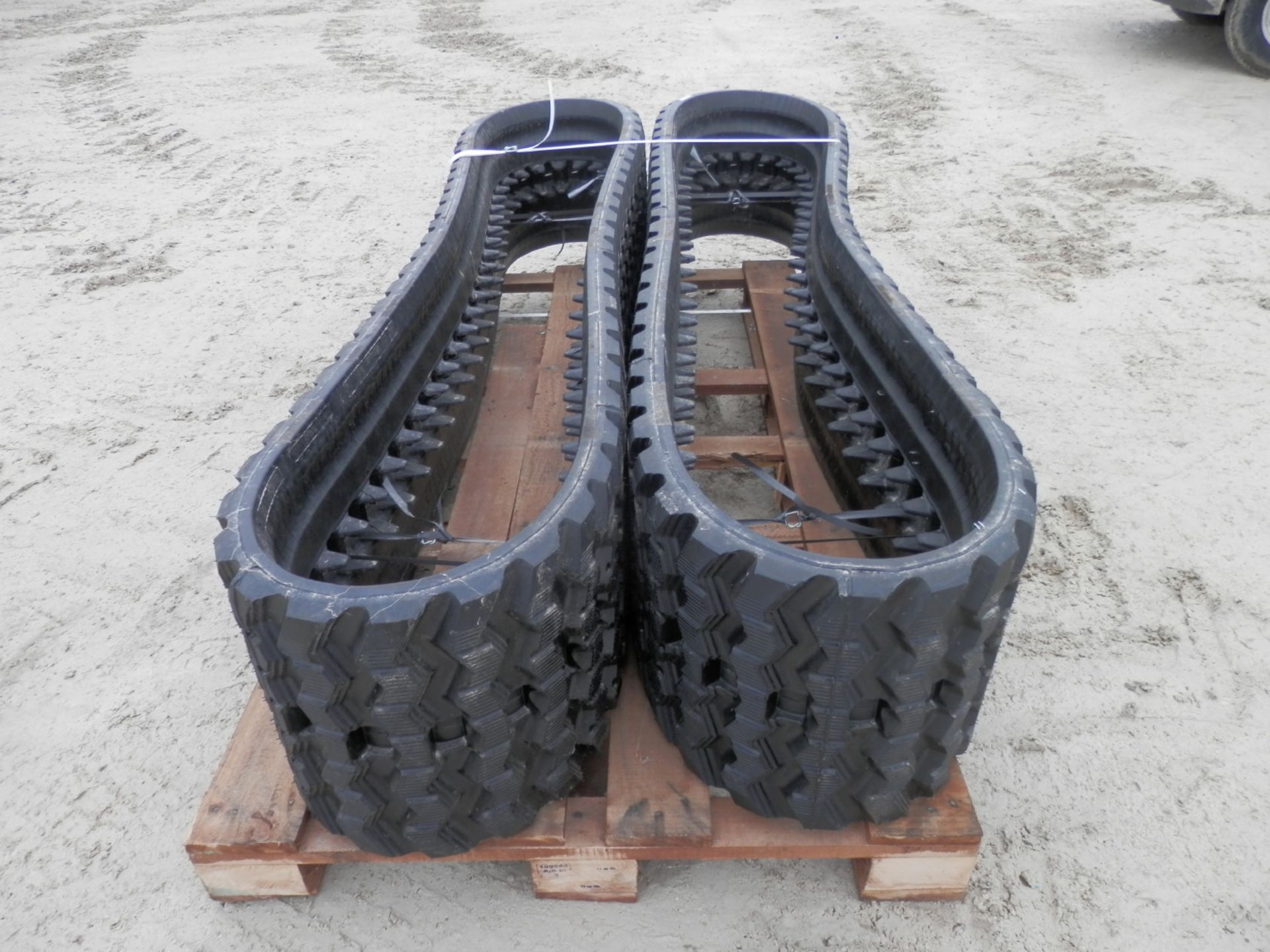 BOBCAT 18" RUBBER TRACKS--NEW! - Image 2 of 3