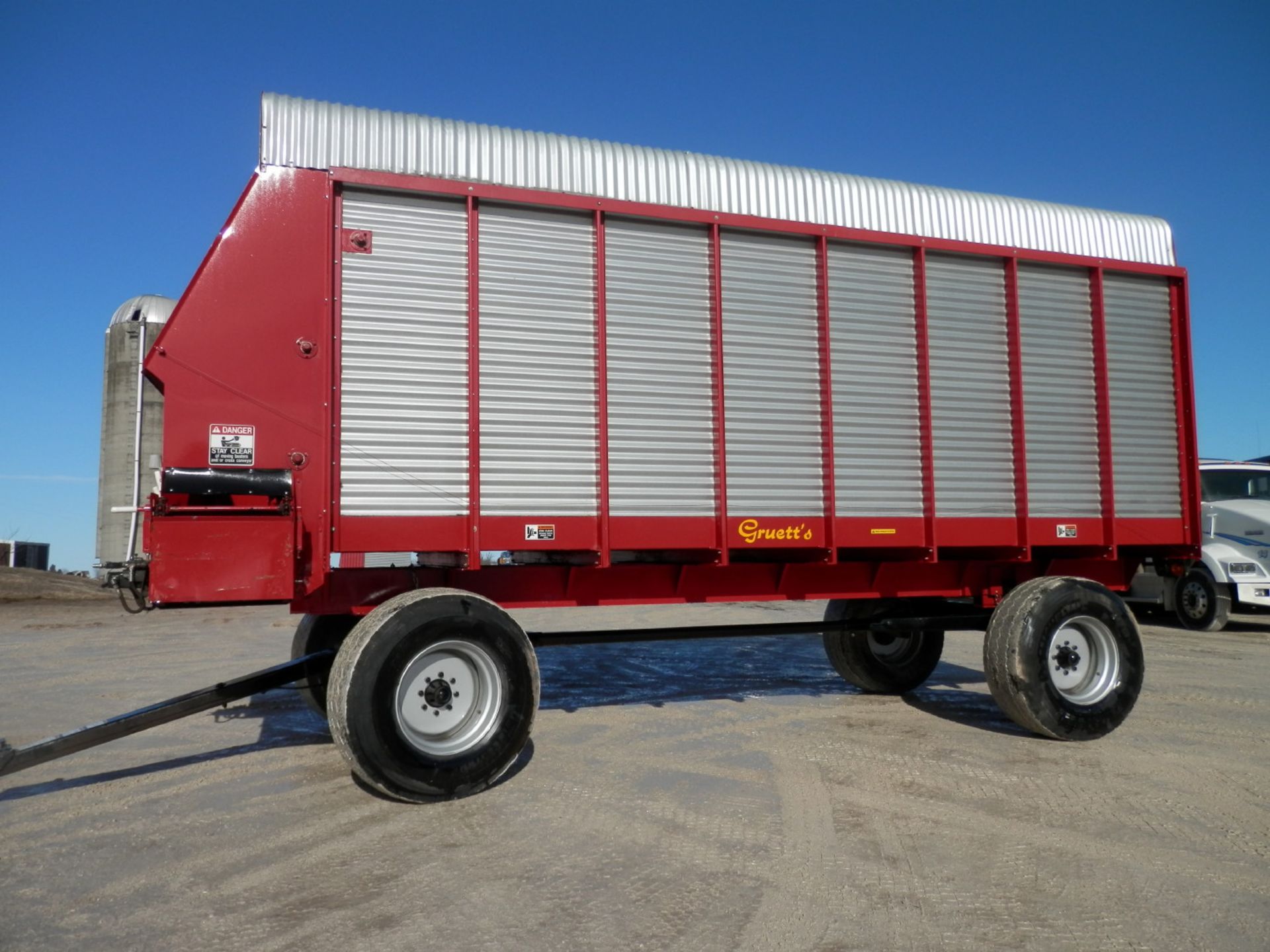 GRUETT SUPER 6900 20' LH FORAGE BOX-WAGON 2 - Image 3 of 16