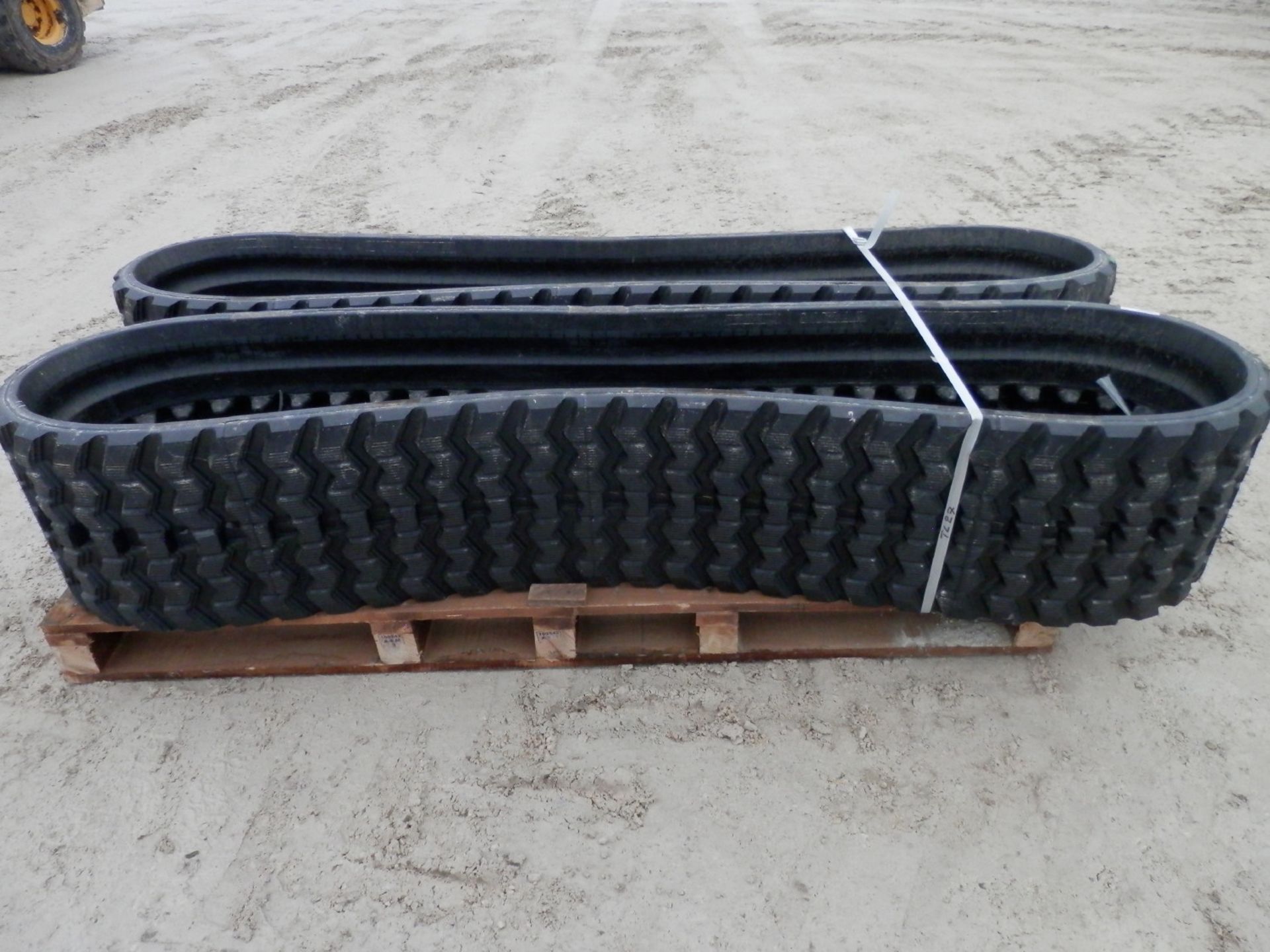 BOBCAT 18" RUBBER TRACKS--NEW!