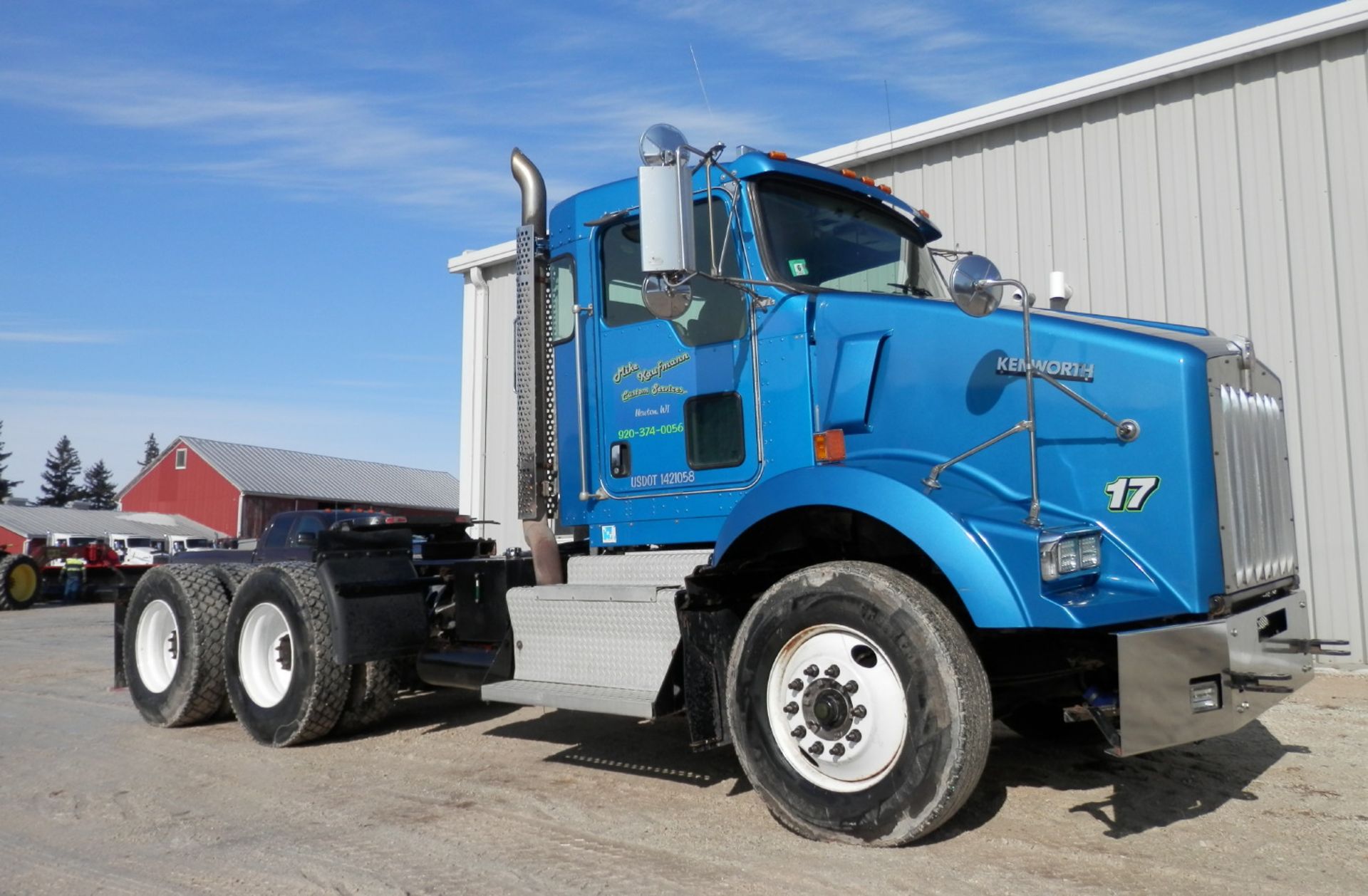 2012 KENWORTH T800 DAY CAB SEMI TRACTOR (TRUCK #17) - Image 3 of 18