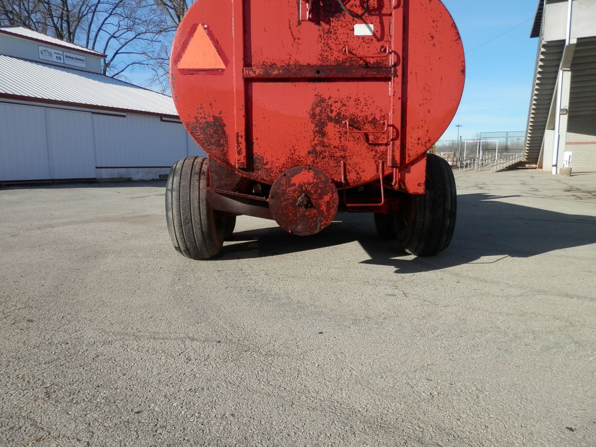 CALUMET MODEL 3250 MANURE TANKER - Image 13 of 14