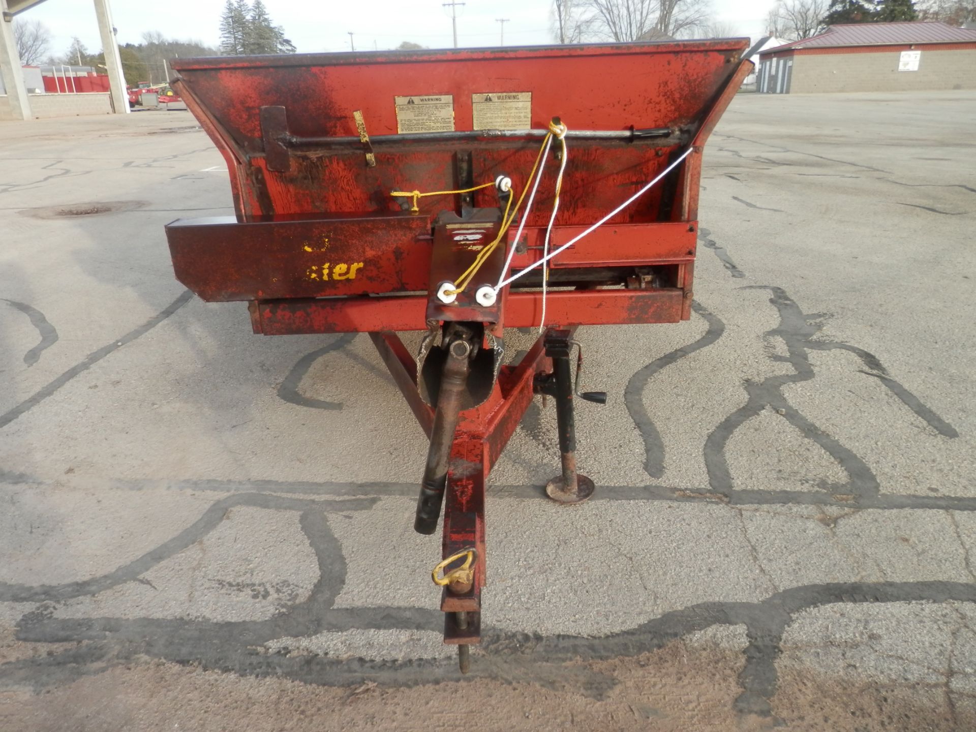 H&S 220 BOX MANURE SPREADER - Image 2 of 9