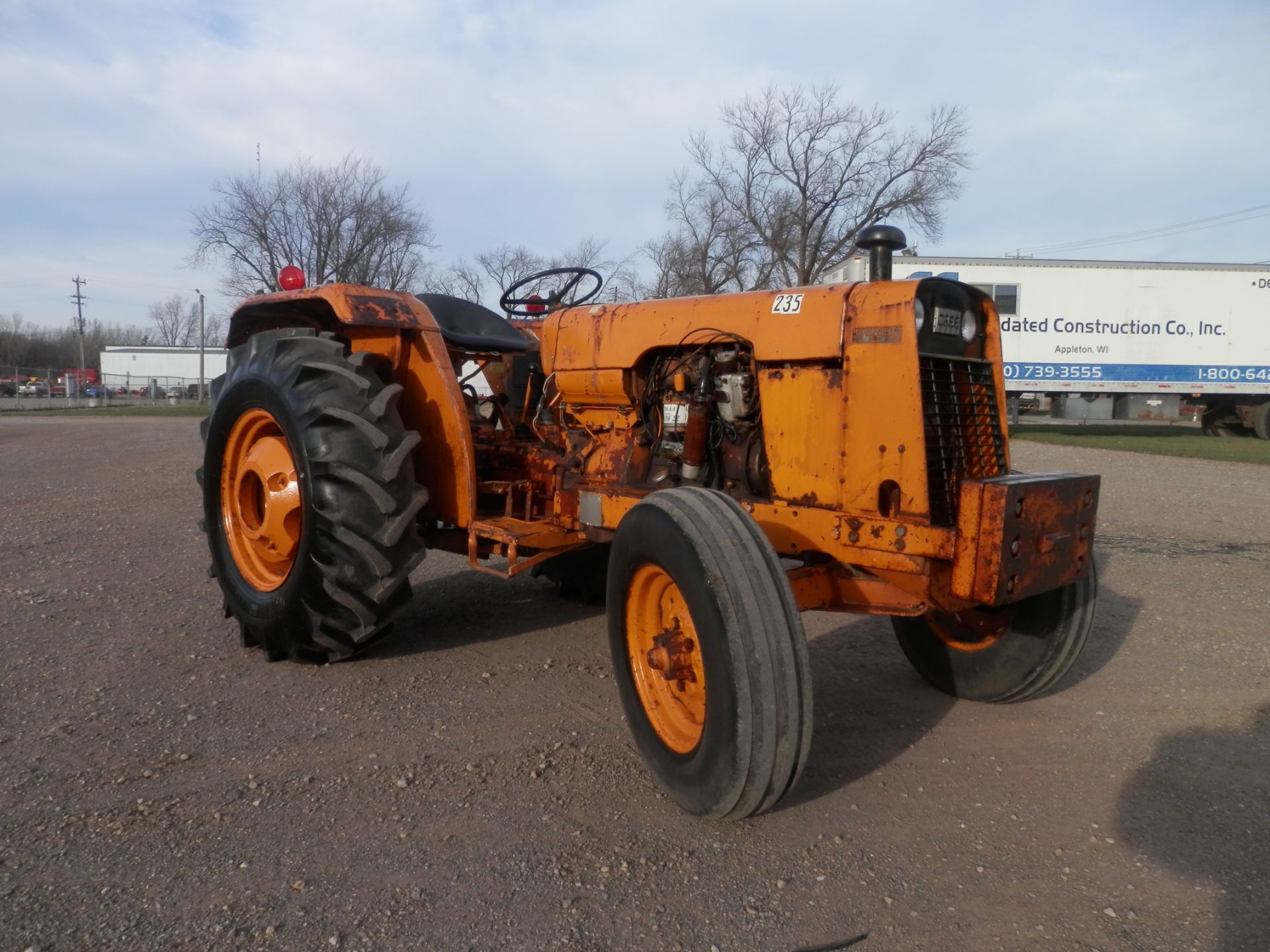 CASE 885 (DAVID BROWN) INDUSTRIAL DSL. UTILITY TRACTOR - Image 4 of 18