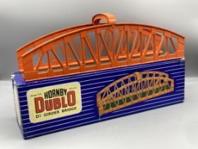 Hornby Dublo D1 Girder Bridge in mint condition, no sign of any track being fitted, box in Nr