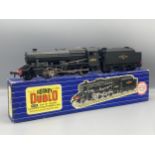 Hornby Dublo 3224 8F 2-8-0 ringfield Locomotive in mint condition, has been lightly run, box