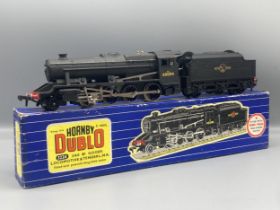 Hornby Dublo 3224 8F 2-8-0 ringfield Locomotive in mint condition, has been lightly run, box