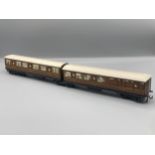 Hornby Dublo D2 Articulated Coaches, post-war. Generally in excellent condition, Brake/3rd roof