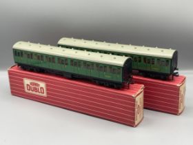 Pair of Hornby Dublo 4081 S.R. Suburban Coaches in mint condition, both 2nd Class, have been lightly