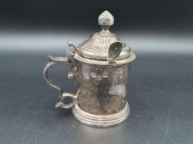 An Elizabeth II heavy silver Drum Mustard Pot with domed lid having hardstone finial, volute thumb