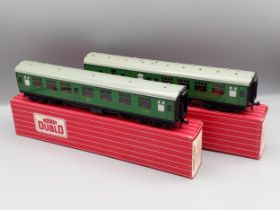 Two Hornby Dublo Export SR Corridor Coaches 4204 and 4205, unused boxed. Both coaches in mint