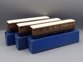 Hornby Dublo Rake of three D1 LNER Corridor Coaches NM-M boxed. Coaches are in Nr M-Mint