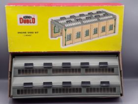 Hornby Dublo 5005 Engine Shed Kit in near mint condition, has had the windows and drain pipes