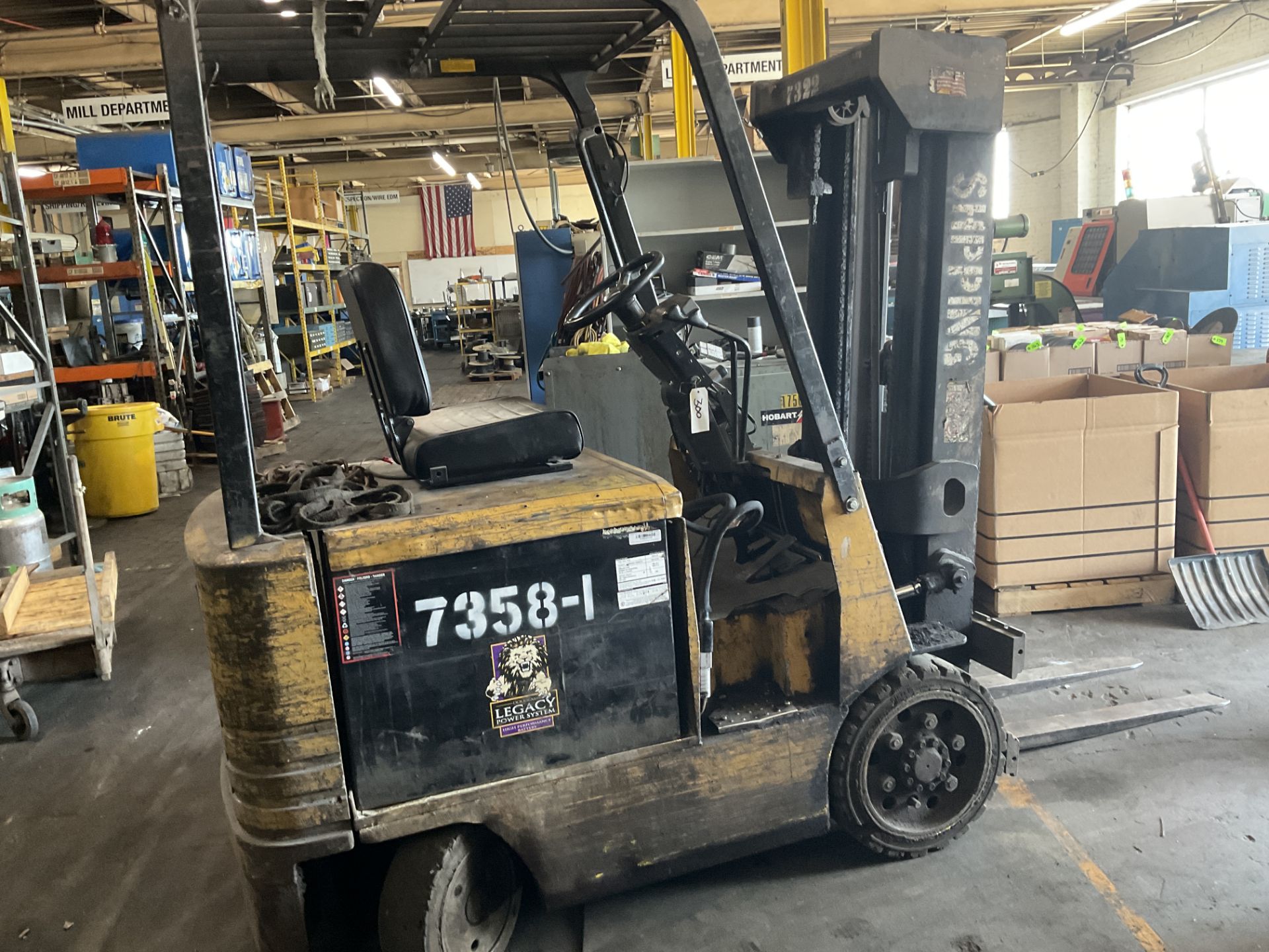 Caterpillar forklift 4500 lbs capacity