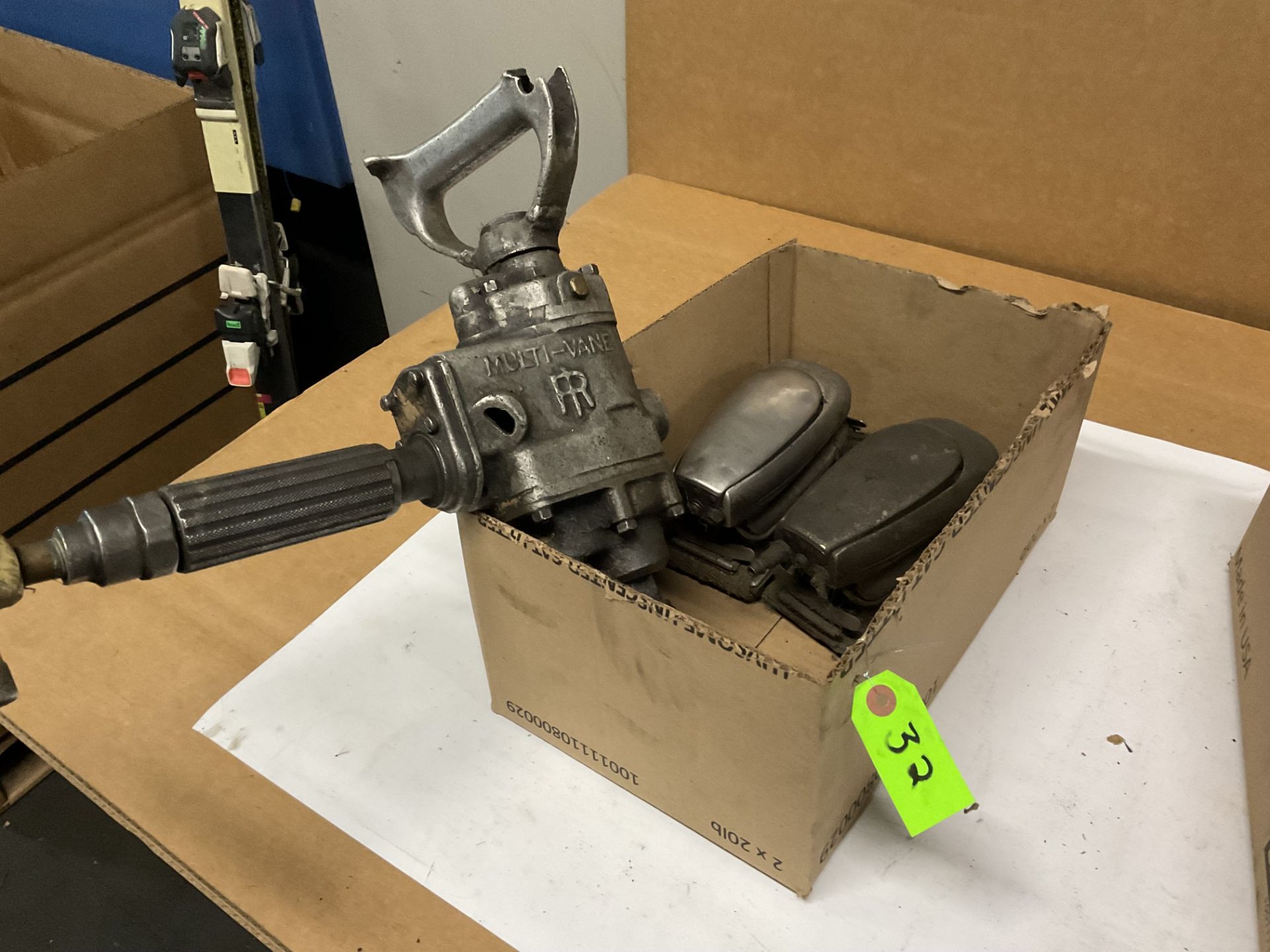 National air palm sander (x 2) Milwaukee heavy duty sander, Ingersoll, rand multi vane pneumatic - Image 6 of 9