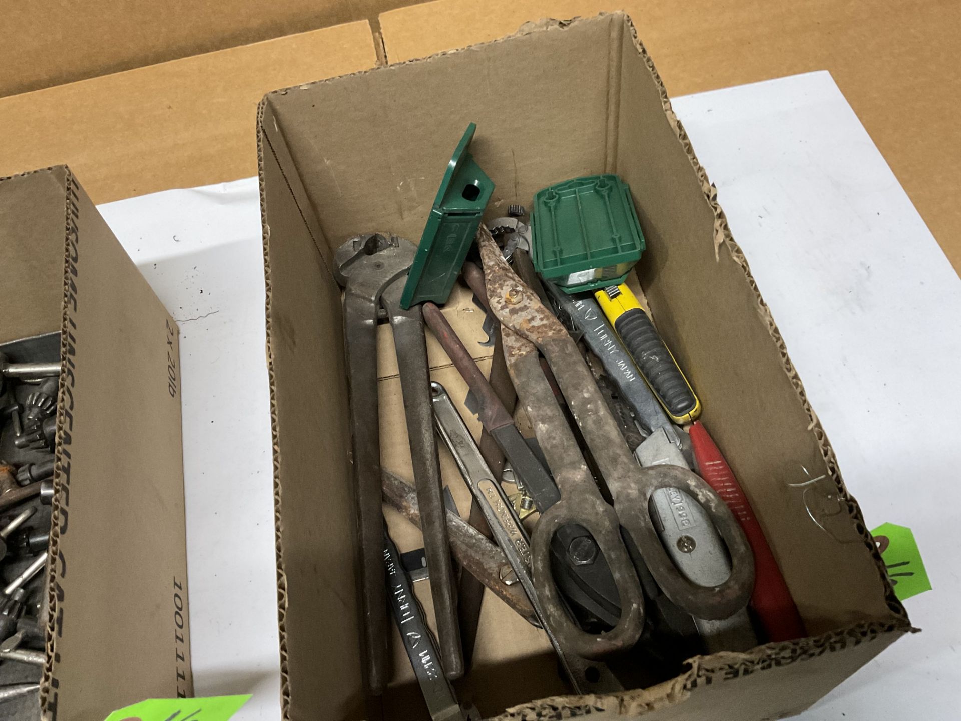 Assortment of 20+ chuck keys , punches , nail sets, large cutters and utility knives with blades - Image 4 of 6