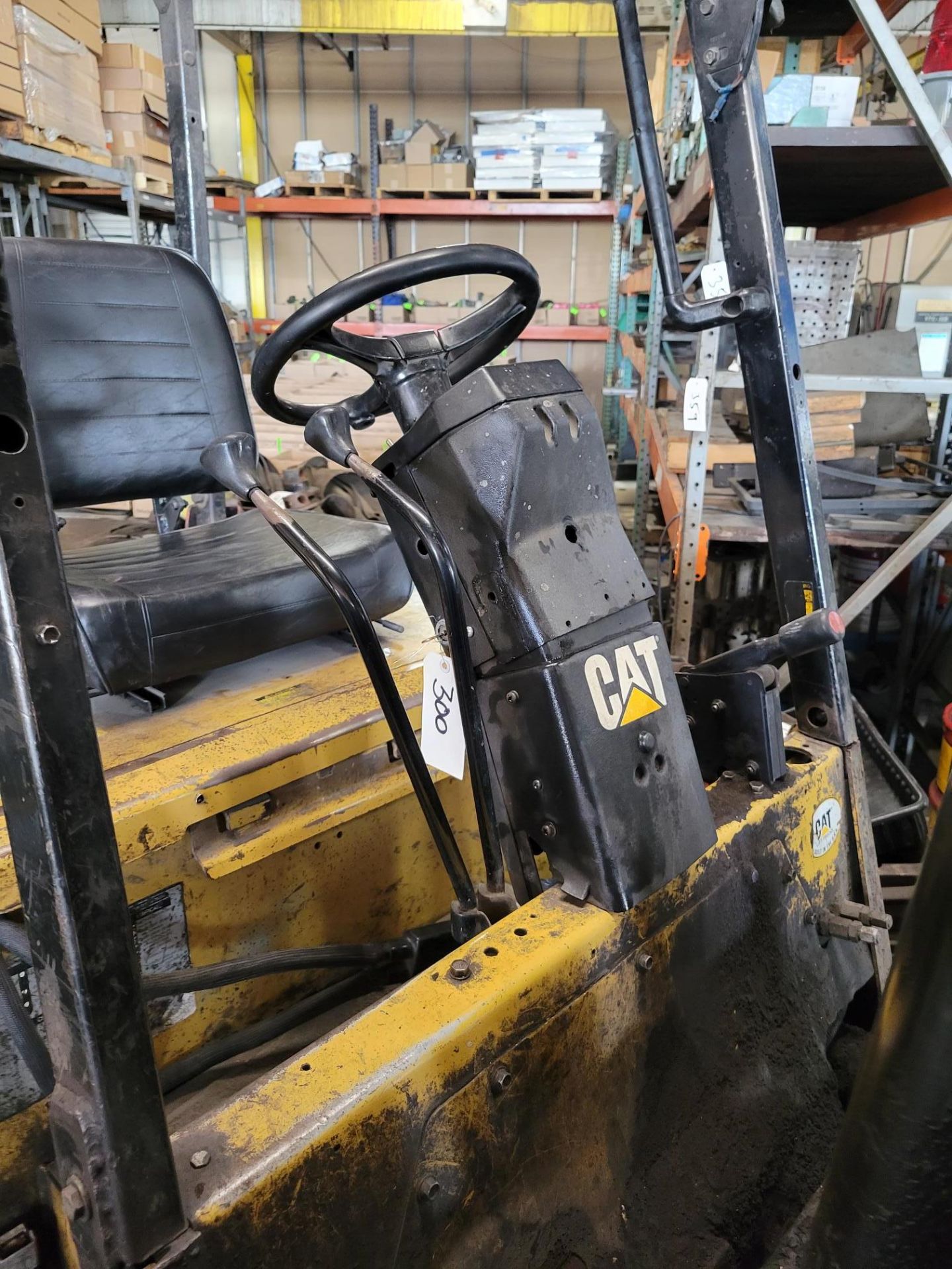 Caterpillar forklift 4500 lbs capacity - Image 2 of 25