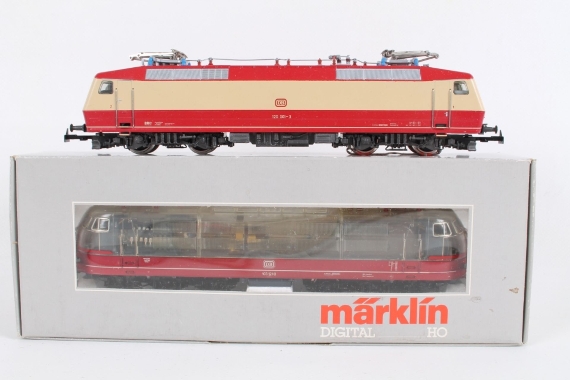 Märklin zwei Loks