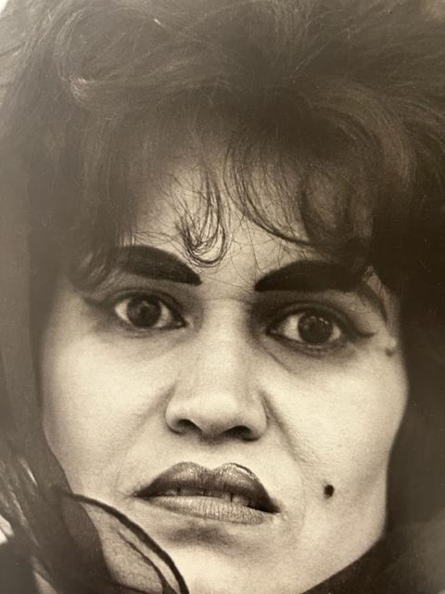 Diane Arbus "Puerto Rican Woman" Print. - Bild 6 aus 6