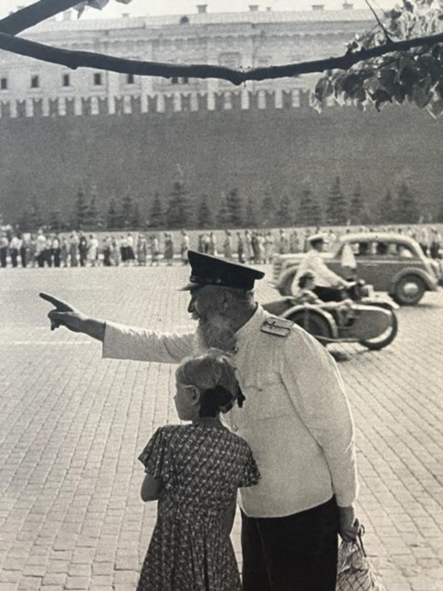 Henri Cartier-Bresson "Moscow" Print.  - Image 2 of 6