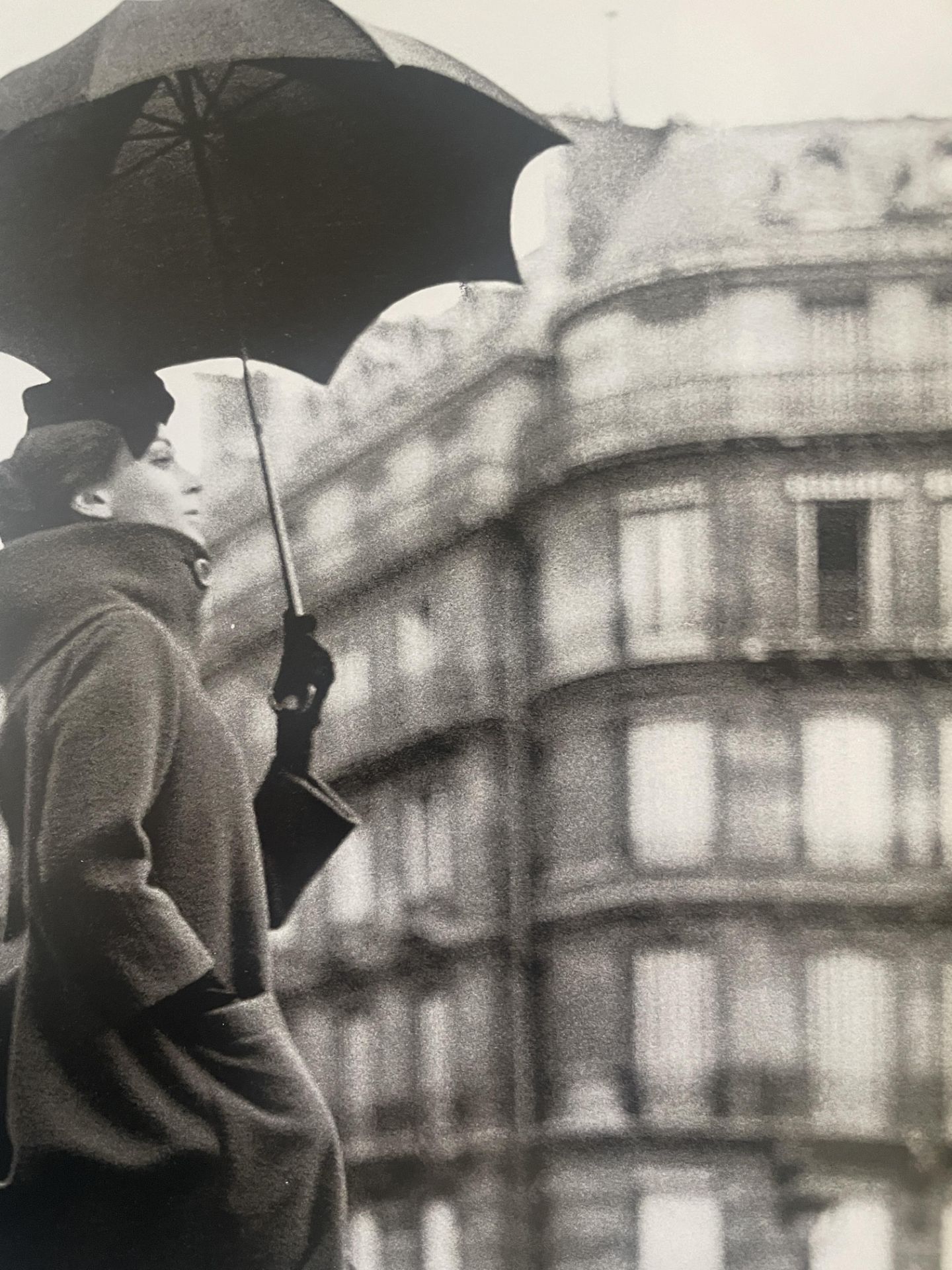 Richard Avedon â€œCarmen, Place FranÃ§ois-Premier, Paris, August, 1957â€ Print - Bild 2 aus 6