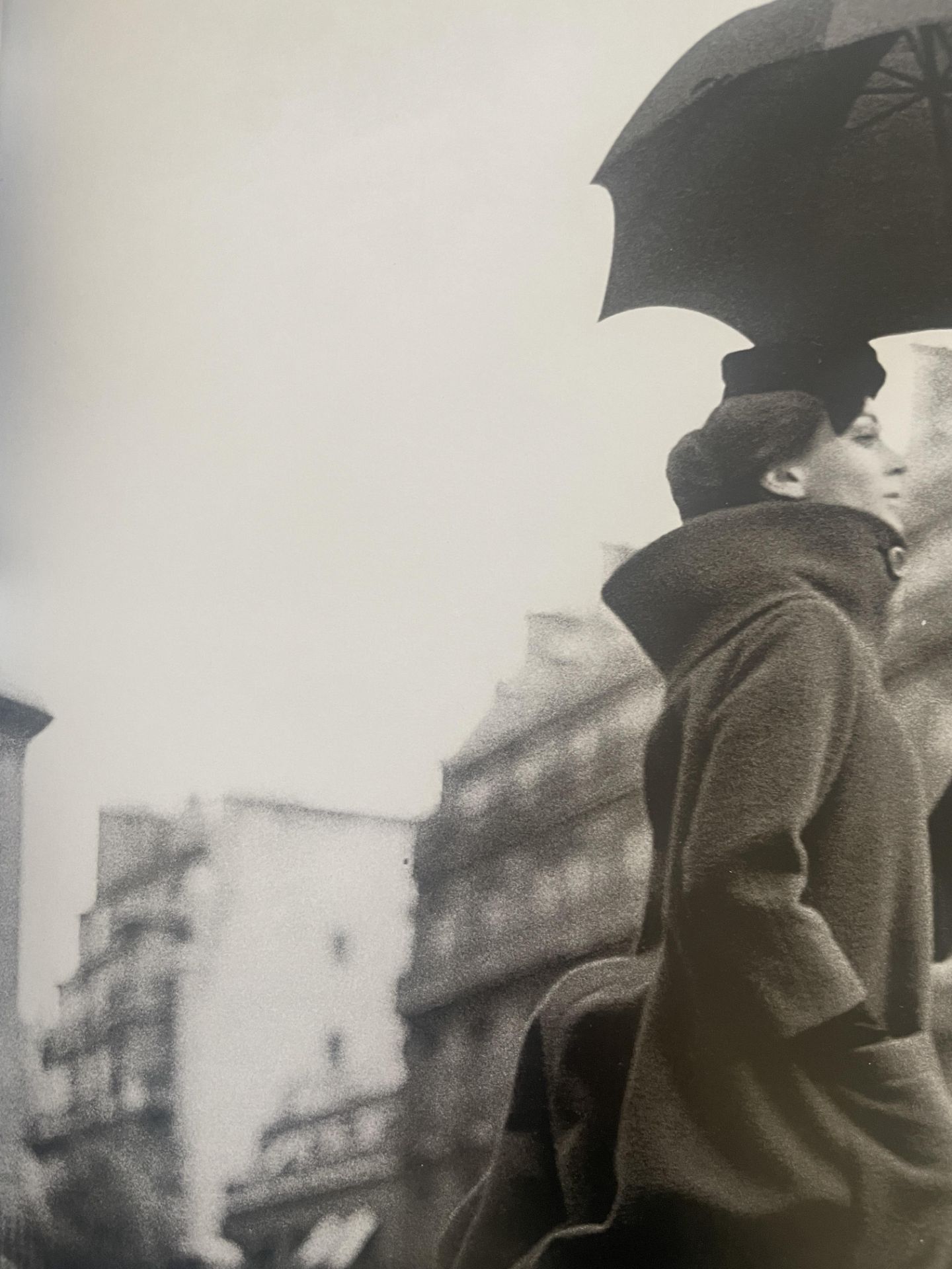 Richard Avedon â€œCarmen, Place FranÃ§ois-Premier, Paris, August, 1957â€ Print - Bild 3 aus 6