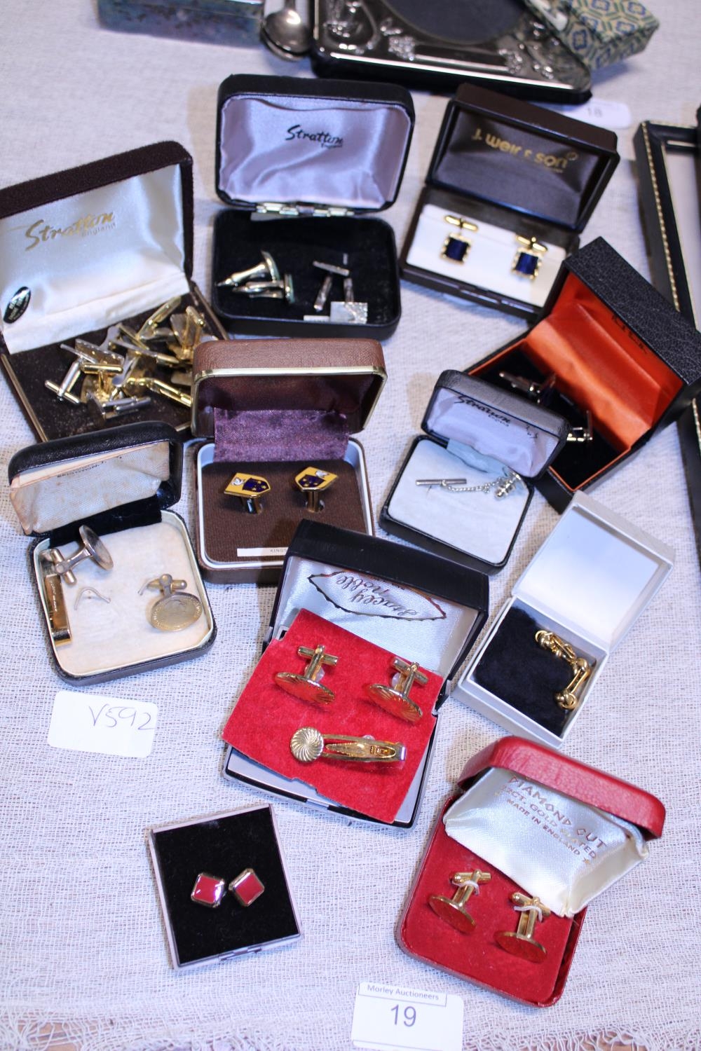 A selection of costumer jewellery cufflinks etc