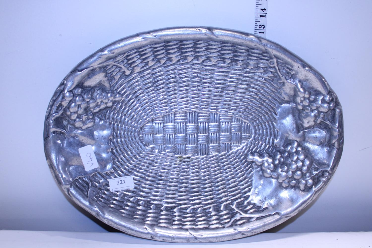 A aluminium charger plate