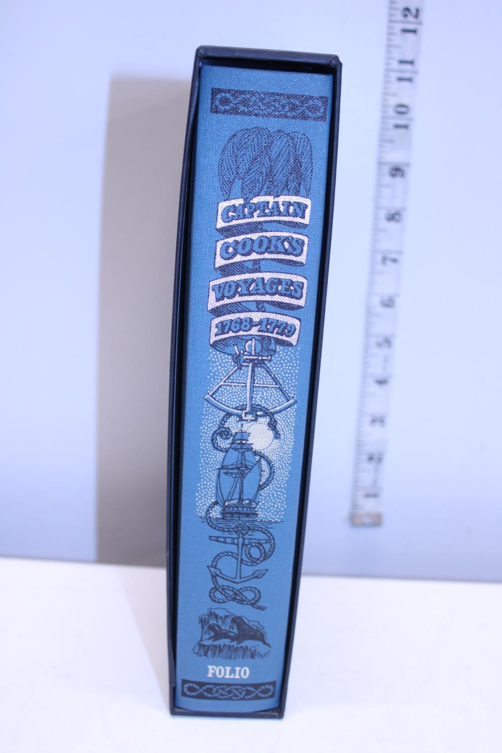 A Folio Society 'Captain Cooks Voyages'