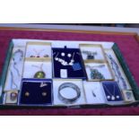 A good tray of assorted costume jewellery
