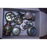 A job lot of assorted vintage brassware