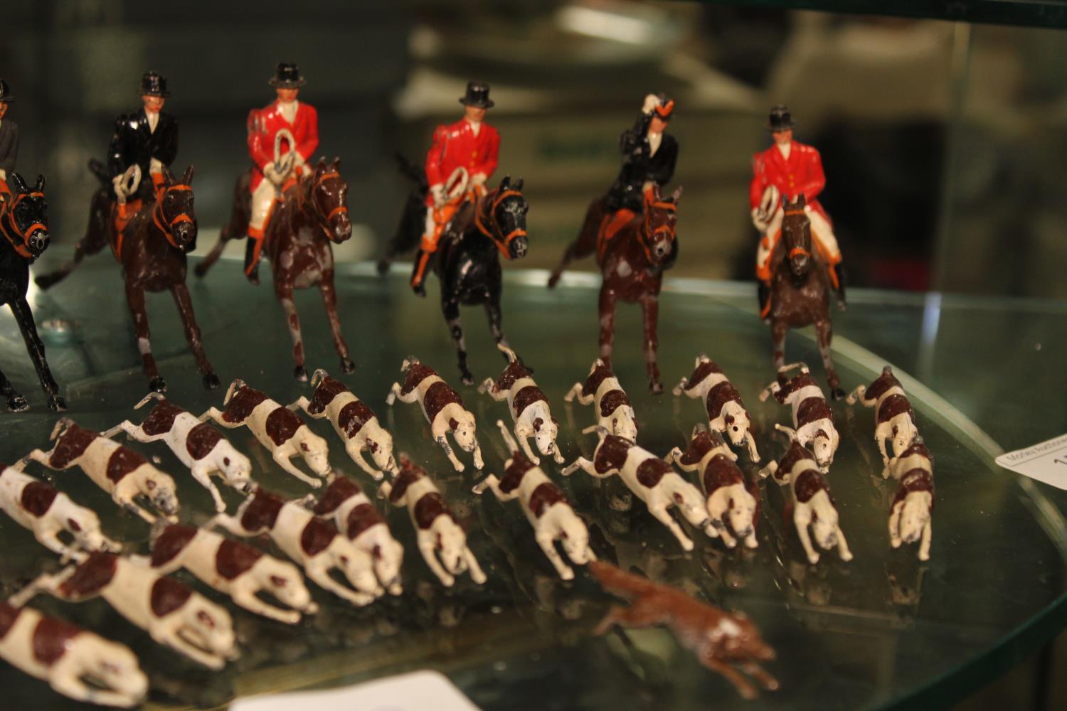 A vintage Britain's lead figures hunting themed - Image 3 of 4