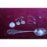 A job lot of assorted silver items