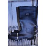 A new pair of Warrior wellington boots size 11