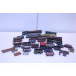 A job lot of assorted model railway rolling stock