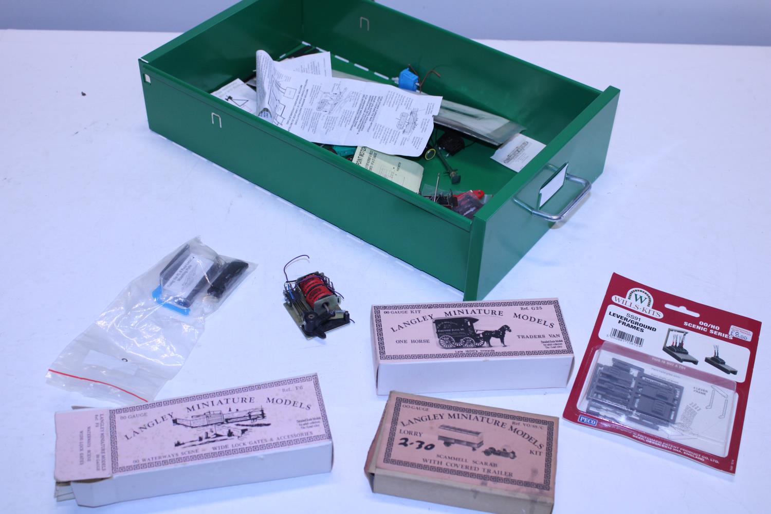 Six drawer metal filing cabinet and contents all railway model related. Postage unavailable - Image 4 of 6