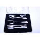 A set of five hallmarked silver dessert forks. 110 grams.