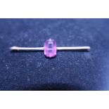 A 9ct Gold bar brooch with Purple stone 2g