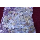 A job lot of assorted foreign currency (306 total coins) 1.5kg