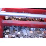 A tub of old English coins including pennies and other approx 14kg