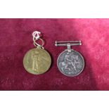 A pair of WW1 medals awarded GNR 696114 L Bennison RNA
