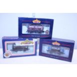 The boxed Bachmann OO gauge wagons