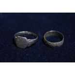 Two 9ct gold rings 4.45g