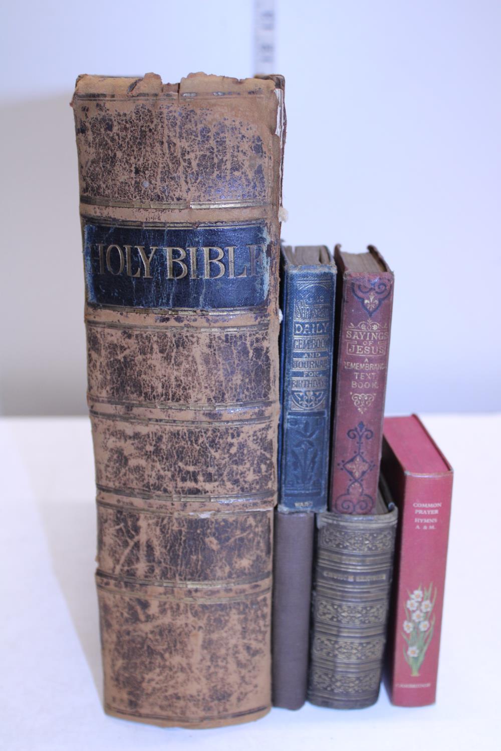 A selection of assorted antique Bibles etc - Image 3 of 3