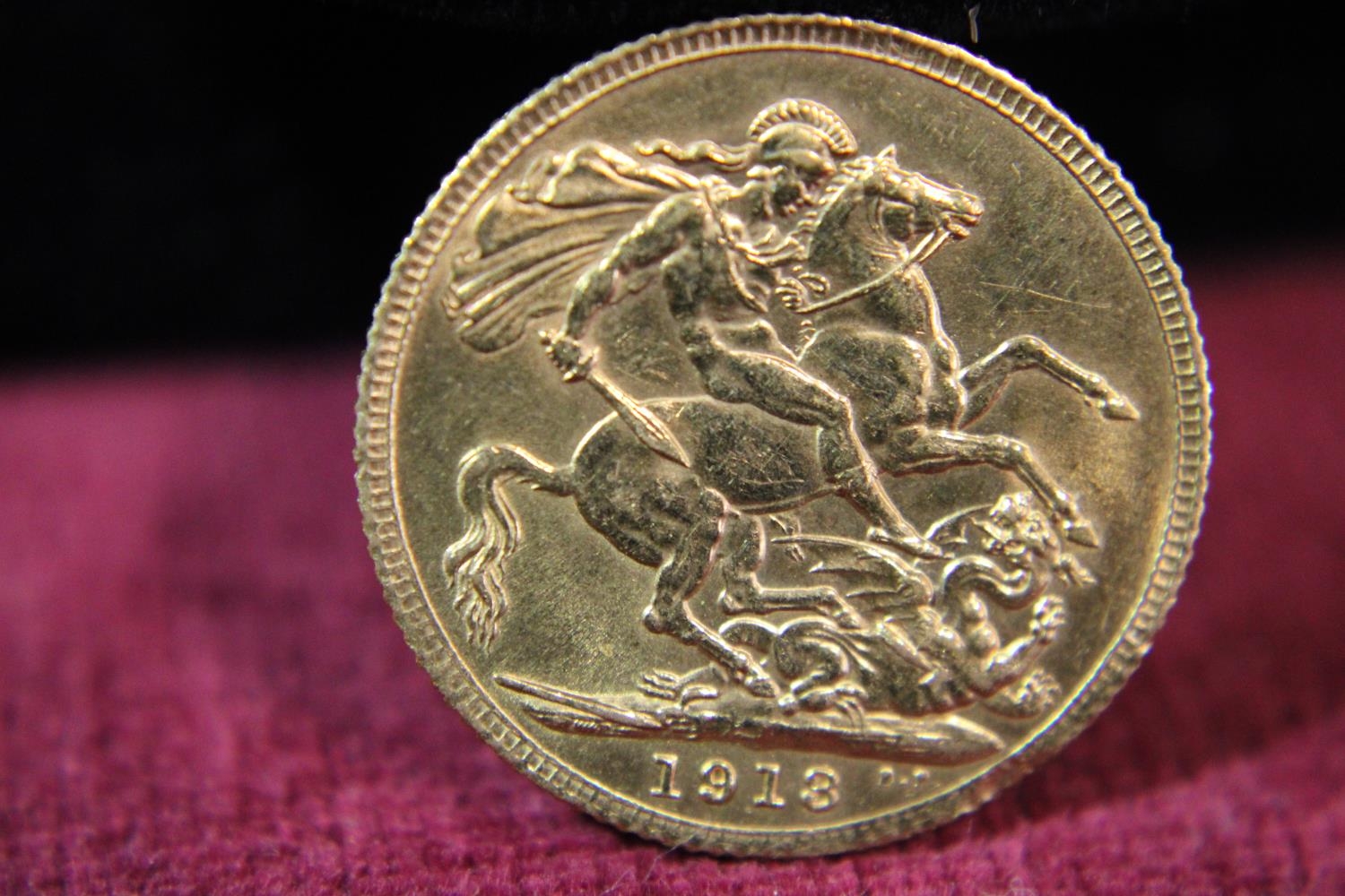 A 1913 22ct gold full sovereign